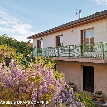 Spacieux Avec Terrasse, Cheminee, Wifi Et Parking A - Fr-1-496-337 Vakantiehuis Roanne